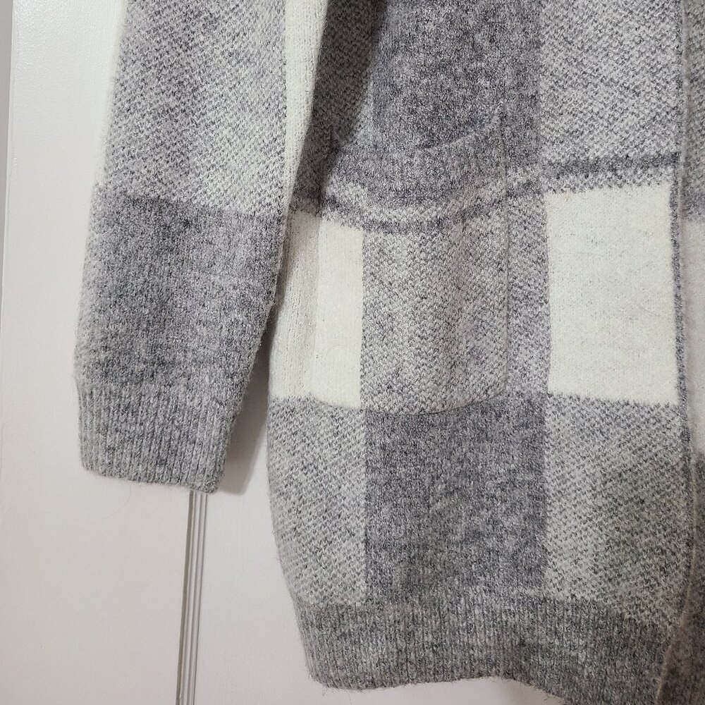 Color Block Cardigan - Picture 4 of 8